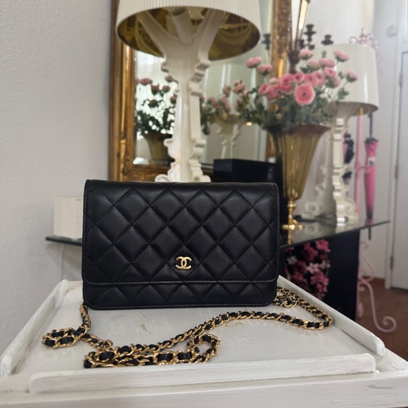 Chanel wallet on a chain - Picture 7 of 16